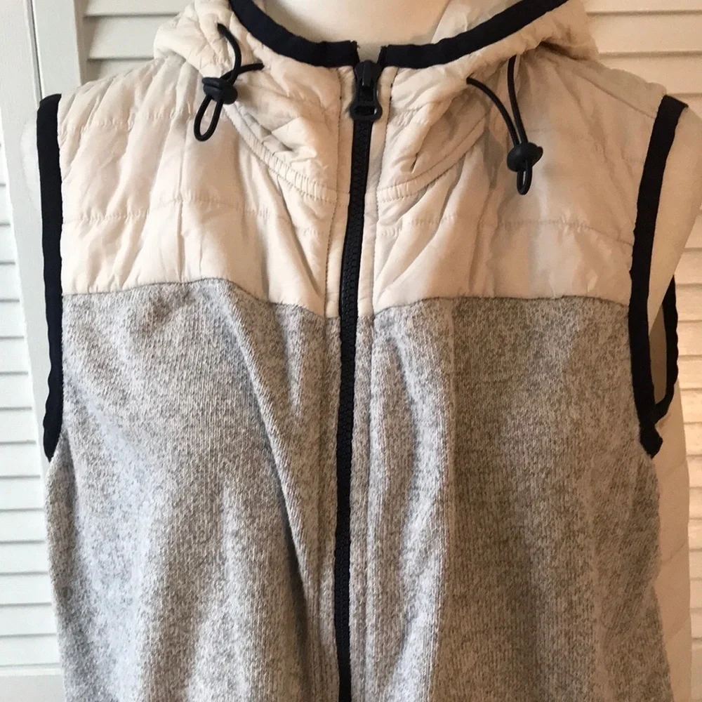 TOMMY HILFIGER Gray Hooded Vest Size XL